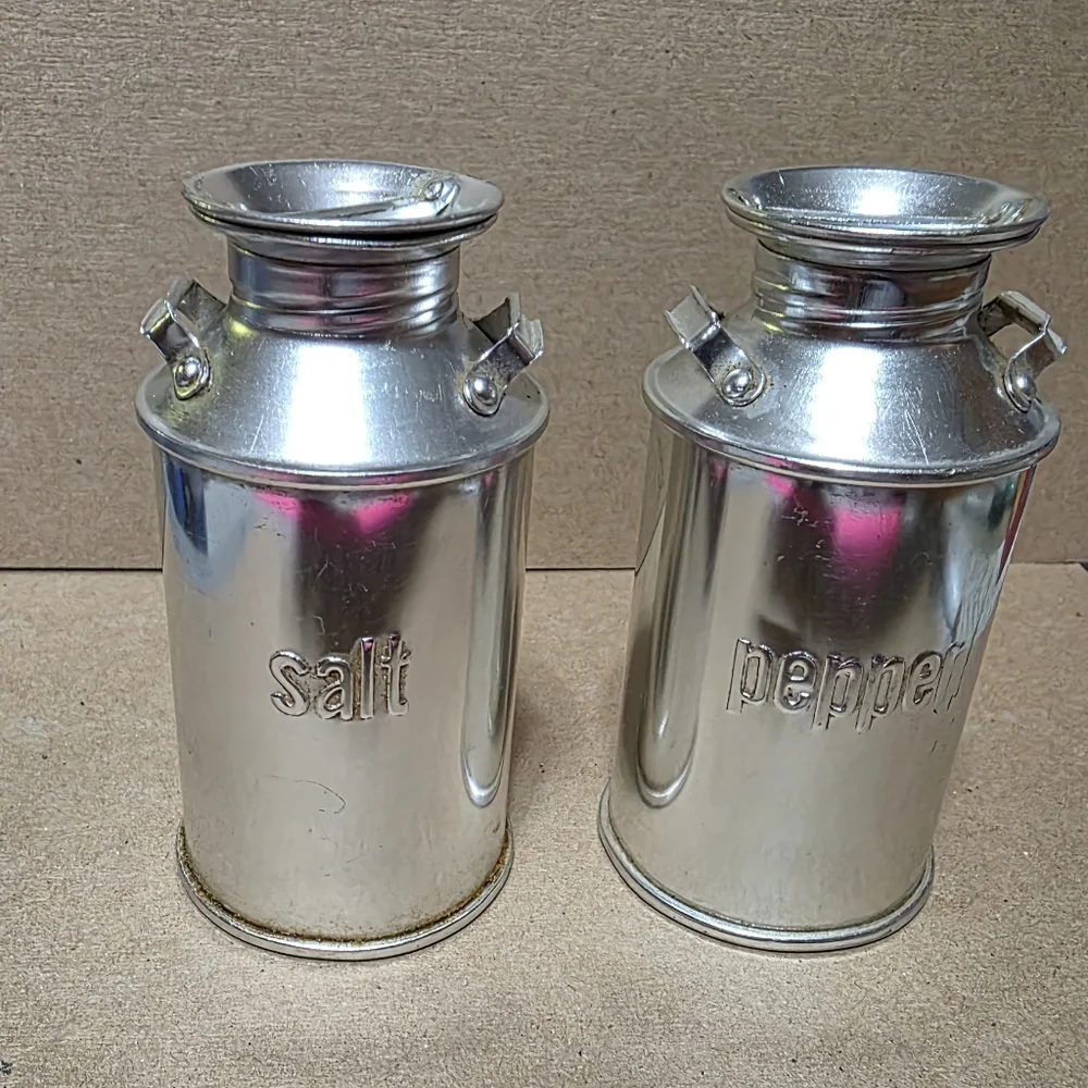 Vtg Milk Can Salt Pepper Shaker Set W Lids #142
